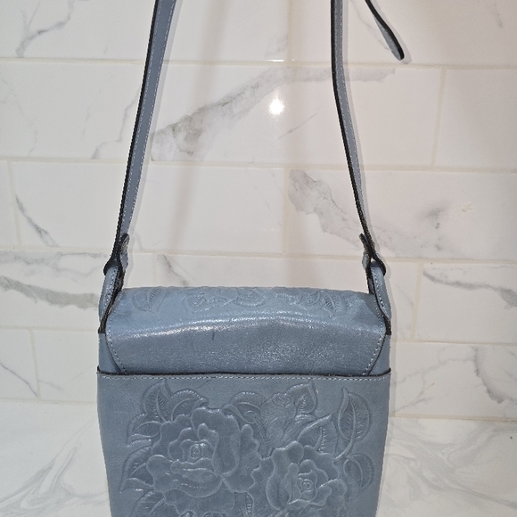 Elegant Blue Embossed Leather Bag - Picture 3 of 17
